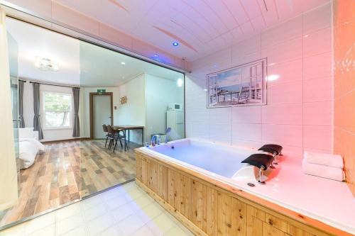 Sang Casa | Gapyeong Ohneulharu Spa Pension Pet friendly