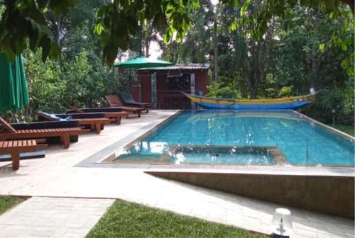 Hikkaduwa Hotel | Garcinia Leaf