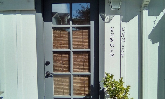 Salinas Cabaña | Garden Chalet walking distance to Oldtown Salinas
