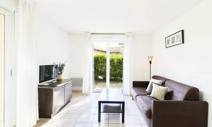 Marcy-l'Etoile Apartamento | Garden & City Lyon Residence - Marcy l'Etoile *** - 2 rooms 4 people