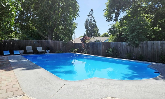 Yuba City Casa | Garden Clara