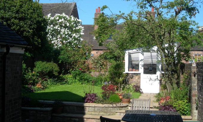 Bridgnorth Casa | Garden Cottage es una casa pequeña y catalogada en una de las calles más bonitas.