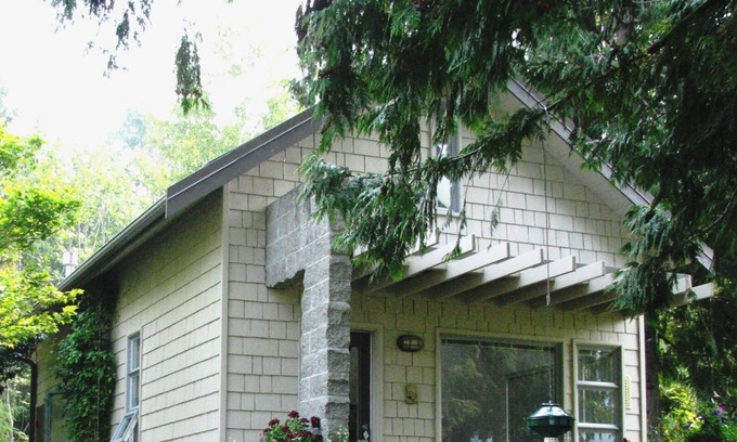 Bellingham Cabaña | Garden Cottage en el lago. Bote de remos. $ 125