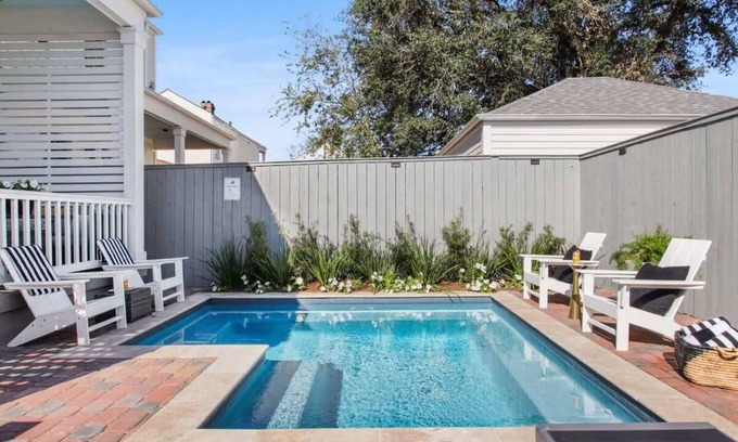 Irish Channel Casa | Renovated Home with Heated Pool | Garden District