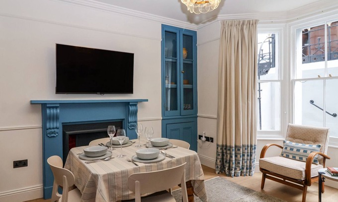 Plymouth Cabaña | GARDEN FLAT ON THE HOE - TAMAR, family friendly in Plymouth