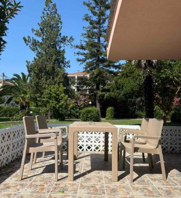 Siviri Apartamento | Garden Haven 100m from the Sea