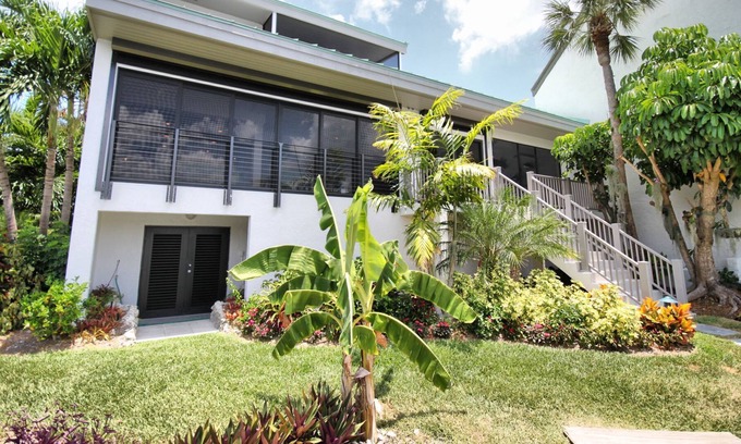 Key Largo Condominio | Jardín Hogar en Ocean Reef ... Propia piscina y muelle