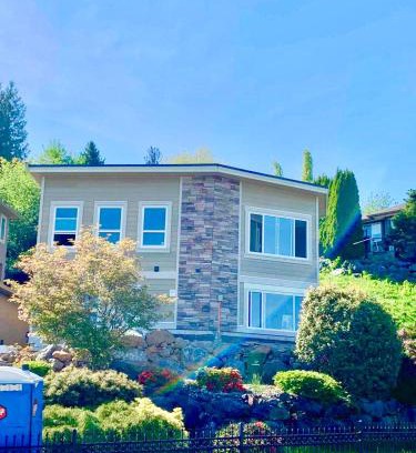 Chilliwack Casa | Garden House King bed Near Heritage Park, Coliseum , HWY 1, Fishing, Cultus Lake