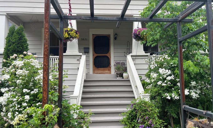 Dunsmuir Casa | Garden House