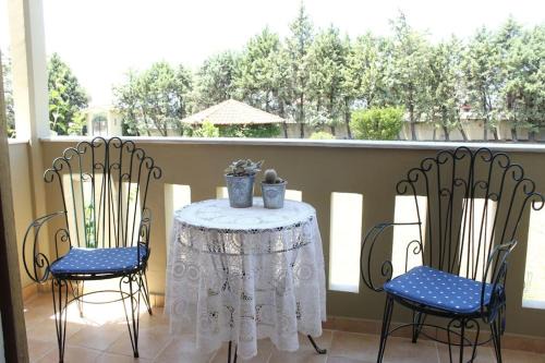 Nea Propontida Apartamento | Garden house with stunning views