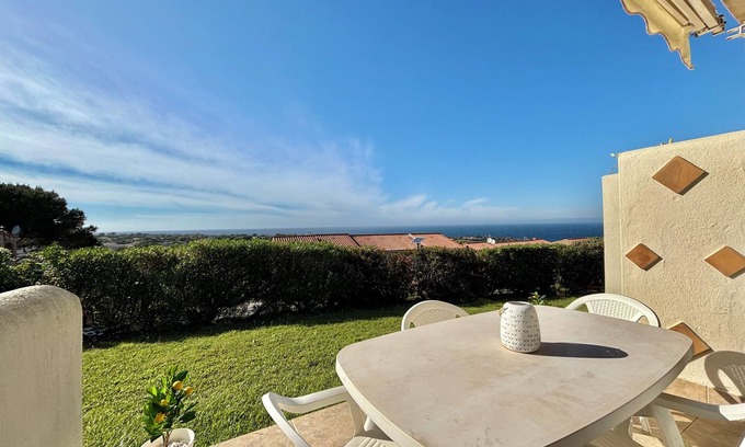 Marine de Saint Ambroggio Apartamento | Garden level apartment with sea view