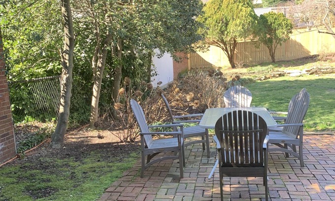 Wesley Heights Casa | Garden level suite with Patio walking distance to American University