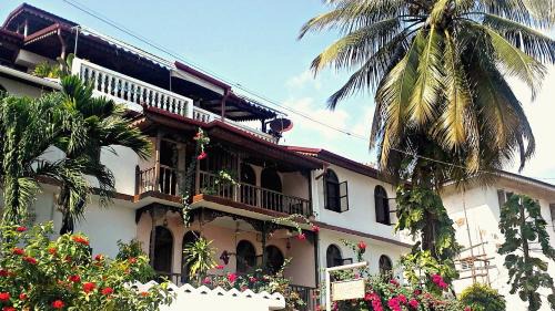 Stone Town Cabina | Garden Lodge