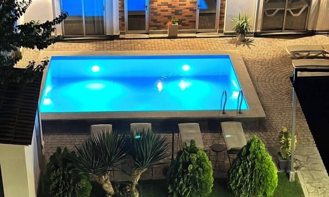 Yerevan Hotel | Garden Lounge Hotel