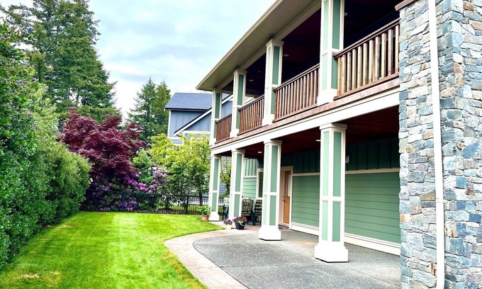 Langford Casa | Garden Oasis in Victoria's Golf and Tennis Resort
