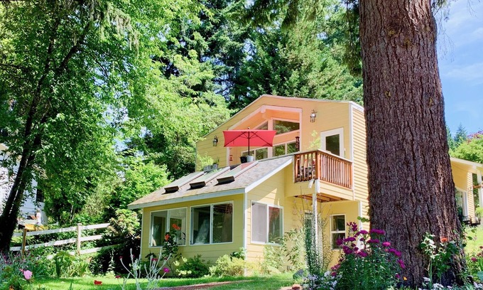 Woodinville Cabaña | Garden Oasis el corazón de las bodegas de Woodinville