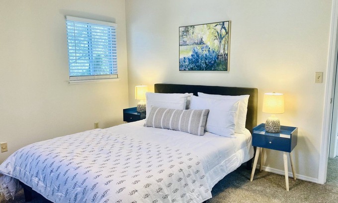 Mountain Shadows Casa | ~Garden of the Gods 5BR Home- 10Min to Downtown