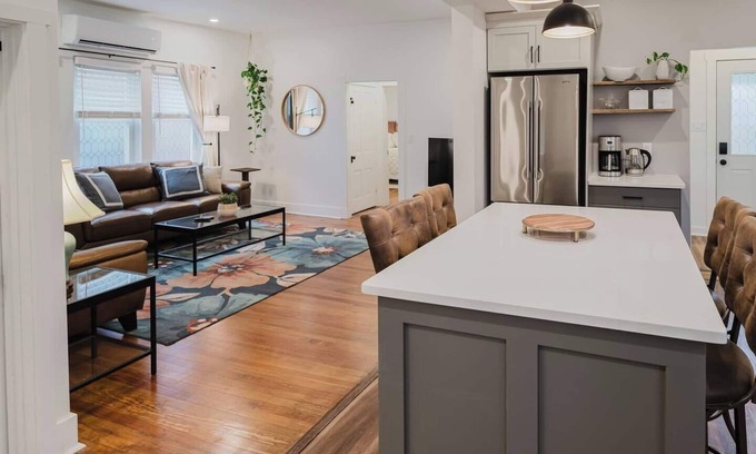Lewisburg Apartamento | Garden Retreat Steps from Downtown Lewisburg