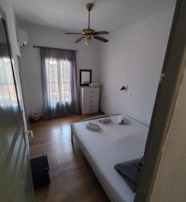 Benitses Apartamento | Garden Roses