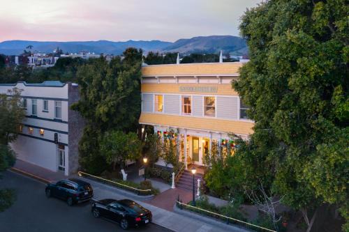 Downtown Cama Y Desayuno | Garden Street Inn Downtown San Luis Obispo, A Kirkwood Collection Hotel