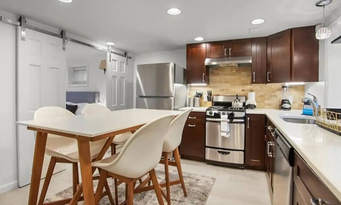 Hyattsville Condominio | Garden Style Apt in Hyattsville