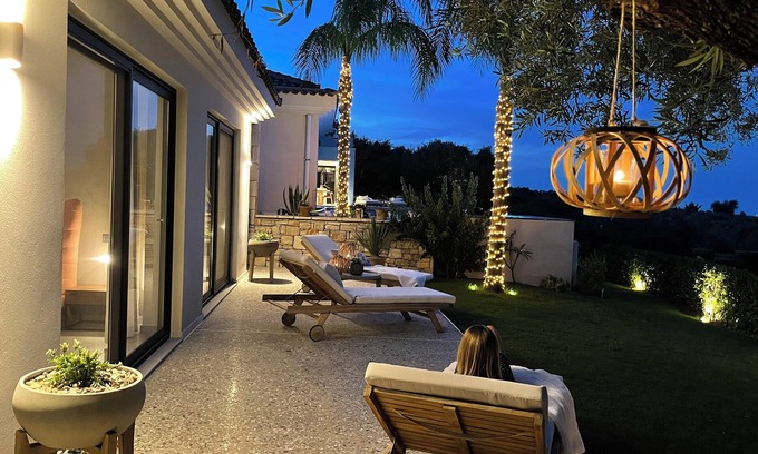 Laganas Apartamento | Garden Suite, Beautiful Seaview - Close to Beach
