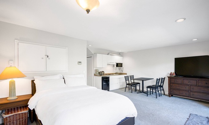 West Point Grey Casa | Garden Suite near Jericho Beach