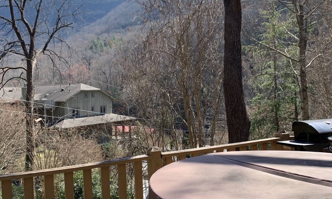 Chimney Rock Chalet De Esquí | Vista Hermosa del Chalet con Vistas al Jardín - Jacuzzi en la Cubierta - Ideal para Familia