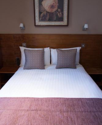 Earl's Court Hotel | Garden View Hotel