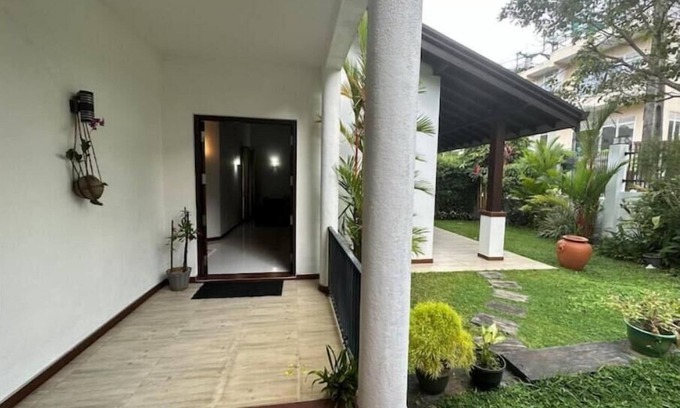Homagama Casa | Garden Villa-Luxury home in Homagama Sri Lanka 5 mins HW and 20 mints to Colombo