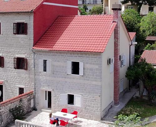 Prcanj Casa | Garden Vista Stone House