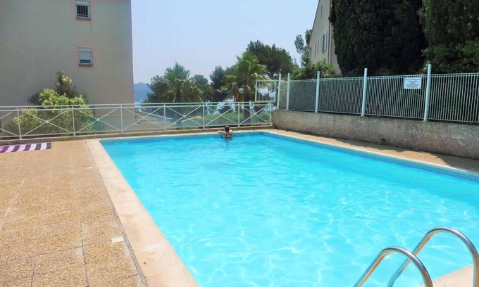 Tamaris Apartamento | Vista al mar, jardín con barbacoa, aire acondicionado.