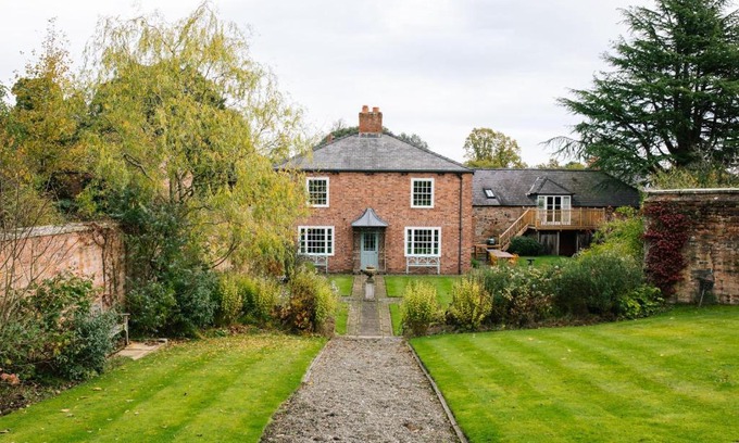 Hawarden Casa | Gardener's House - Hawarden Estate