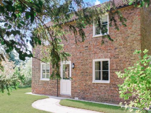 Saltmarshe Casa | Gardeners Cottage