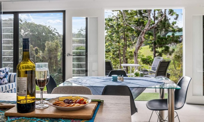 Montville Cabaña | Gardenia Cottage - Stunning One Bedroom Accessible Cottage, Minutes from Montville Village