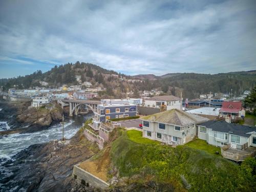 Depoe Bay Casa | Gardner Family House #1