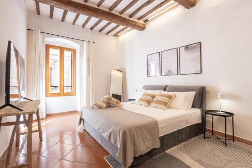 Old Town Apartamento | Garibaldi 149 - Wide two bedrooms flat - ItalyWeGo