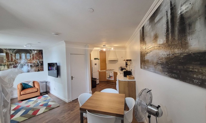 Boleyn Casa | Garland Grangewood Central House, London