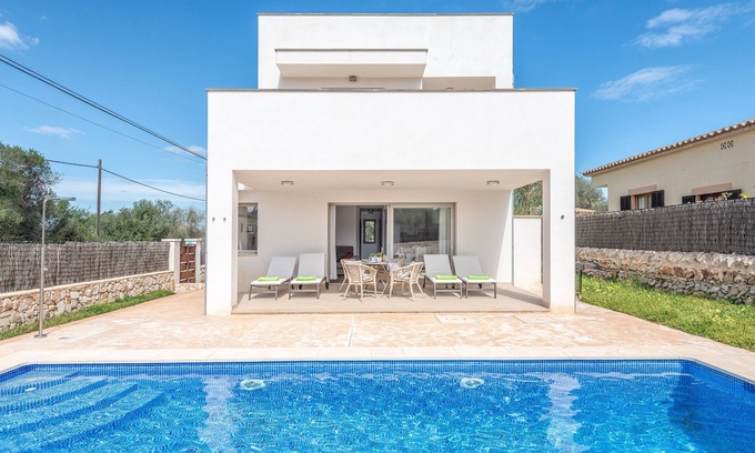 Cala Llombards Villa | GARLANDA 1 - Moderno chalet con piscina privada cerca de playa paradisíaca. Wifi gratis.