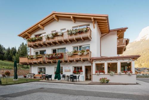 Soraga Cama Y Desayuno | Garnì Aurora Bed and Breakfast