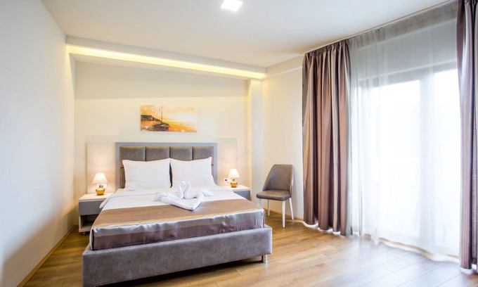 Denovici Hotel | Garni Hotel Olimpija plus se nalazi u Bokokotorskom zalivu, Herceg Novi Crna Gora