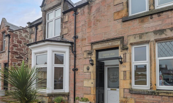 Inverness City Centre Cabaña | GARRY ISLE, family friendly, country holiday cottage in Inverness
