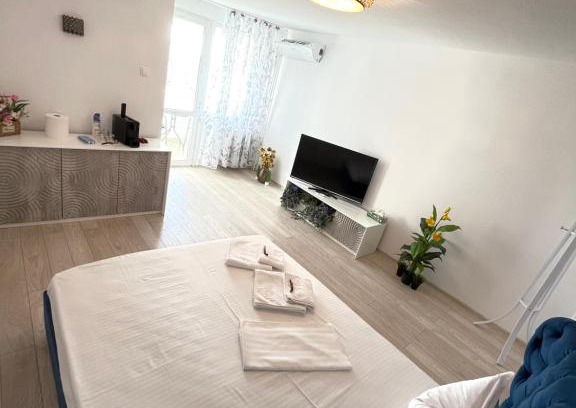Sector 2 Apartamento | Garsoniera2-STUDIO Oxygen-40mp NOU ! DIRECT in plaminul verde al Parcului National ! Parcare privata doar cu rezervare in limita locurilor disponibile ! Proprietate in regim hoteliep- NU ARE BUCATARIE !