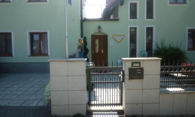 Hirschstetten Apartamento | Gartenpension Prosl