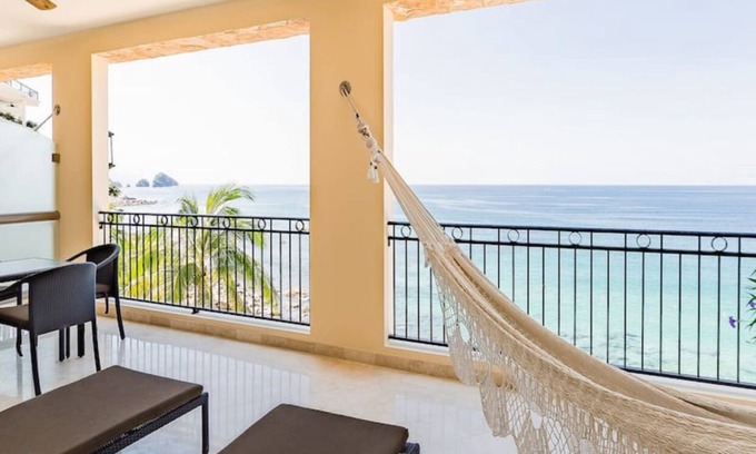 Zona sur Complejo | Garza Blanca Luxury Suite 2-bedroom 2 bath Beach front resort in Puerto Vallarta