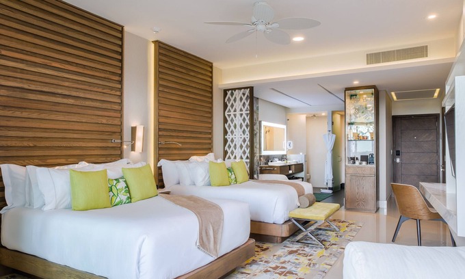 Centro de Cancún Hotel | Garza Blanca Resort and Spa