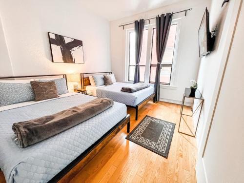 Gaslamp Quarter Hotel | Gaslamp 2bdrm - W Parking & 5 Beds #403