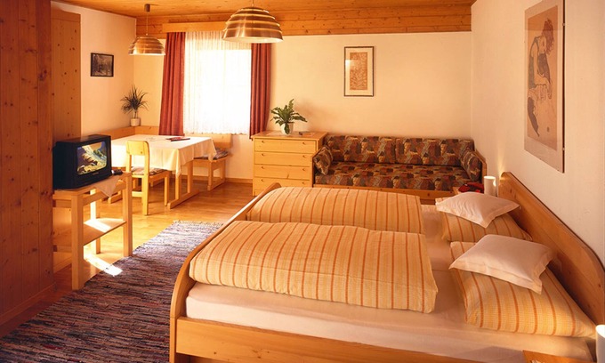 Santa Valburga Apartamento | Gasthof Kirchsteiger 'Zimmer 8' con vistas al lago, terraza compartida y Wi-Fi