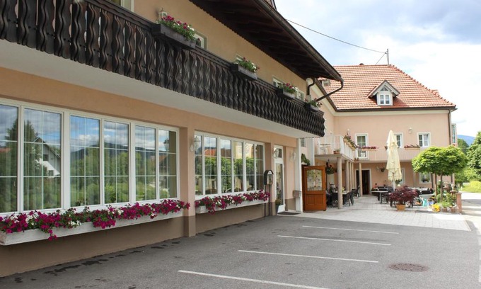 Augsdorf Casa | Gasthof Pension Jägerwirt