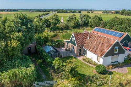 Den Burg Casa | Gastsuite het Duinroosje met hottub op het privé terras!